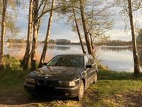 Second-hand BMW 523 180 CP (132 kW) 2000 Negru Break