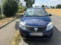 Gebraucht Dacia Sandero 75 PS (55 kW) 2010 Blau Limousine