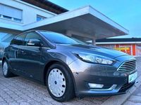 Gebraucht Ford Focus Titanium 105 PS (77 kW) 2017 Grau Limousine