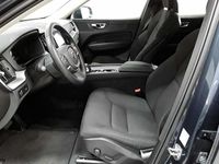 Gebraucht Volvo XC60 Momentum 197 PS (144 kW) 2022 Denim blue metallic SUV