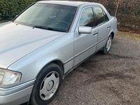 Gebraucht Mercedes C220 150 PS (110 kW) 1993 Limousine
