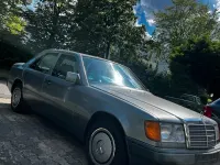 Gebraucht Mercedes 200 118 PS (86 kW) 1992 Silber Limousine