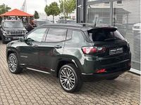 Neu Jeep Compass Summit 131 PS (96 kW) 2025 Grün (techno green/dach schwarz) SUV