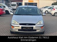 Używany Ford Focus Ambiente 101 KM (74 kW) 2000 Srebrny Sedan/Limuzyna