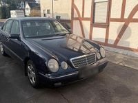 Gebraucht Mercedes E320 197 PS (144 kW) 2001 Blau Limousine