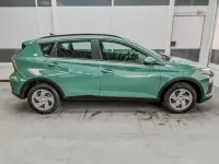 Neu Hyundai Bayon Life 90 PS (66 kW) 2026 Mangrove green mg2 SUV