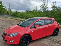 Gebraucht Opel Astra Color Edition 179 PS (131 kW) 2012 Rot Limousine