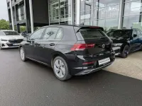 Gebraucht VW Golf VIII 150 PS (110 kW) 2023 Deep black pearlescent Kleinwagen