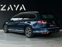 Gebraucht VW Passat R-line 150 PS (110 kW) 2021 Aquamarinblau Kombi