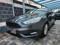 Gebraucht Ford Focus Business Edition 125 PS (91 kW) 2015 Grau Kombi