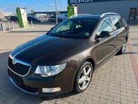 Gebraucht Skoda Superb Elegance 170 PS (125 kW) 2013 Braun Kombi