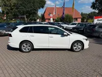 Gebraucht VW Golf VIII Life 116 PS (85 kW) 2025 Weiß Kombi