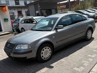 Second-hand VW Passat 102 CP (75 kW) 2002 Gri Berlinǎ