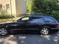 Gebraucht Mercedes E220 Classic 170 PS (125 kW) 2006 Schwarz Kombi