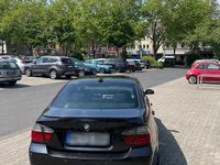 Gebraucht BMW 325 220 PS (161 kW) 2007 Schwarz Limousine