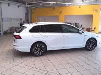 Gebraucht VW Golf VIII Style 150 PS (110 kW) 2023 Pure white Kombi