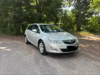 Gebraucht Opel Astra 140 PS (102 kW) 2012 Silber Kombi
