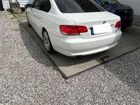 Gebraucht BMW 320 177 PS (130 kW) 2009 Weiß Coupé