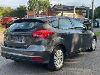Gebraucht Ford Focus 101 PS (74 kW) 2016 Grau Limousine