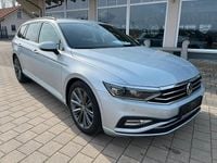 Gebraucht VW Passat R-line 200 PS (147 kW) 2022 Scale silver metallic Kombi