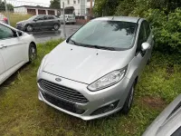 Gebraucht Ford Fiesta 101 PS (74 kW) 2015 Silber Kleinwagen