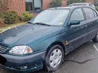 Gebraucht Toyota Avensis 129 PS (94 kW) 2002 Grün Limousine