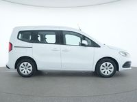 Gebraucht Mercedes T180 131 PS (96 kW) 2024 Arktikweiss Van / Kleinbus