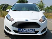 Gebraucht Ford Fiesta Trend 101 PS (74 kW) 2015 Weiß Kleinwagen