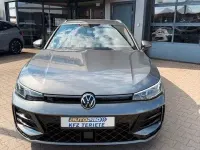 Gebraucht VW Passat R-line 150 PS (110 kW) 2025 Grau Kombi