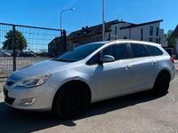 Gebraucht Opel Astra 110 PS (80 kW) 2012 Silber Kombi
