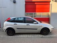 Gebraucht Ford Focus Ghia 100 PS (73 kW) 2001 Grau Kleinwagen