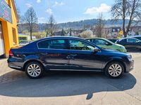 Gebraucht VW Passat Comfortline 140 PS (102 kW) 2011 Blau Limousine
