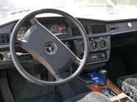 Gebraucht Mercedes 190 116 PS (85 kW) 1987 Limousine
