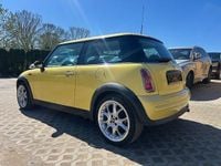 Second-hand Mini ONE 90 CP (66 kW) 2002 Galben Hatchback