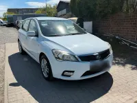 Używany Kia Ceed 105 KM (77 kW) 2012 Biały Hatchback