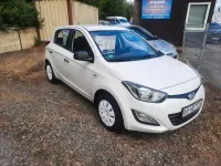 Gebraucht Hyundai i20 Edition 86 PS (63 kW) 2013 Weiß Kleinwagen