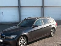 Gebraucht BMW 320 163 PS (119 kW) 2007 Grau Kombi