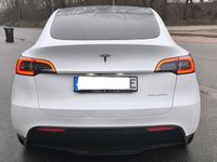 gebraucht Tesla Model Y Dual Motor Low Range 20 Zoll AHK Panorama