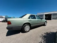 Gebraucht Mercedes 230 132 PS (97 kW) 1989 Grün Limousine