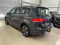 Gebraucht VW Touran Highline 150 PS (110 kW) 2020 Uranograu Van / Kleinbus