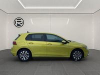 Gebraucht VW Golf VIII Active 150 PS (110 kW) 2023 Gelb Limousine