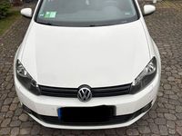 Gebraucht VW Golf VI Team 105 PS (77 kW) 2010 Weiß Kleinwagen