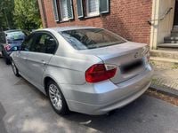 Gebraucht BMW 320 177 PS (130 kW) 2009 Silber Limousine