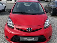 Gebraucht Toyota Aygo Basis 68 PS (50 kW) 2013 Rot Kleinwagen