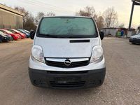 Gebraucht Opel Vivaro 114 PS (83 kW) 2010 Silber Van / Kleinbus