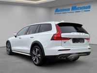 Gebraucht Volvo V60 CC Pro 197 PS (144 kW) 2020 Weiß Kombi