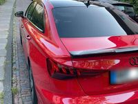 Gebraucht Audi A3 Ambiente 200 PS (147 kW) 2022 Rot Limousine