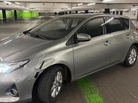 Gebraucht Toyota Auris 132 PS (97 kW) 2012 Silber Kleinwagen