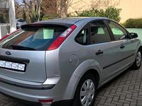 Gebraucht Ford Focus 101 PS (74 kW) 2005 Silber Kleinwagen