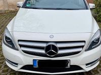 Gebraucht Mercedes B200 156 PS (114 kW) 2014 Weiß Van / Kleinbus